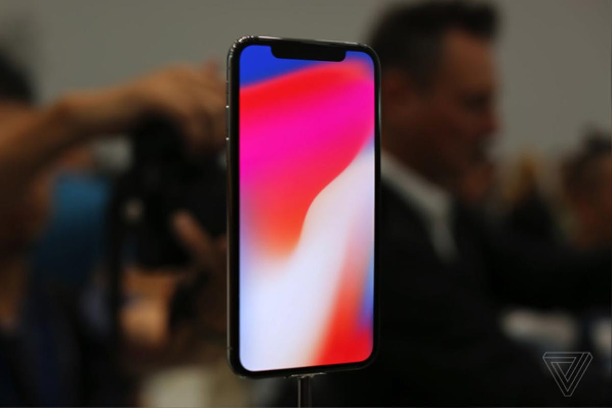 Con đăng video iPhone X lên mạng khoe, cha bị Apple cho nghỉ việc Ảnh 3