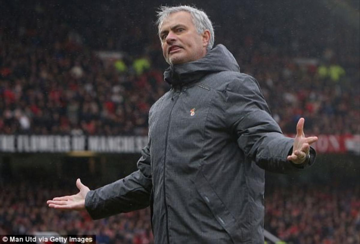 Mourinho: Bậc thầy sử dụng 'Độc cô cửu kiếm' Ảnh 1