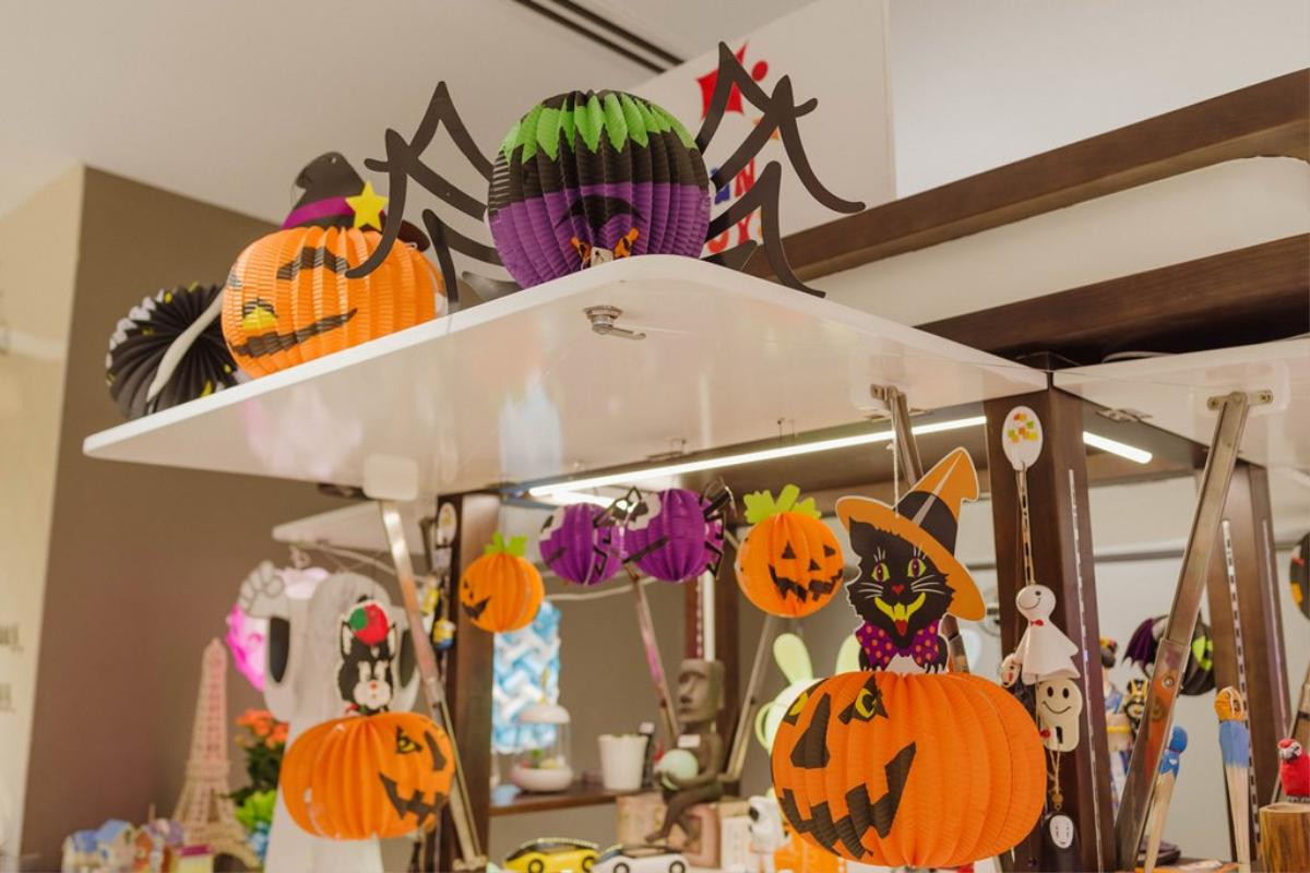 Sài Gòn tràn ngập không khí Halloween, không đến chụp hình thật phí! Ảnh 9