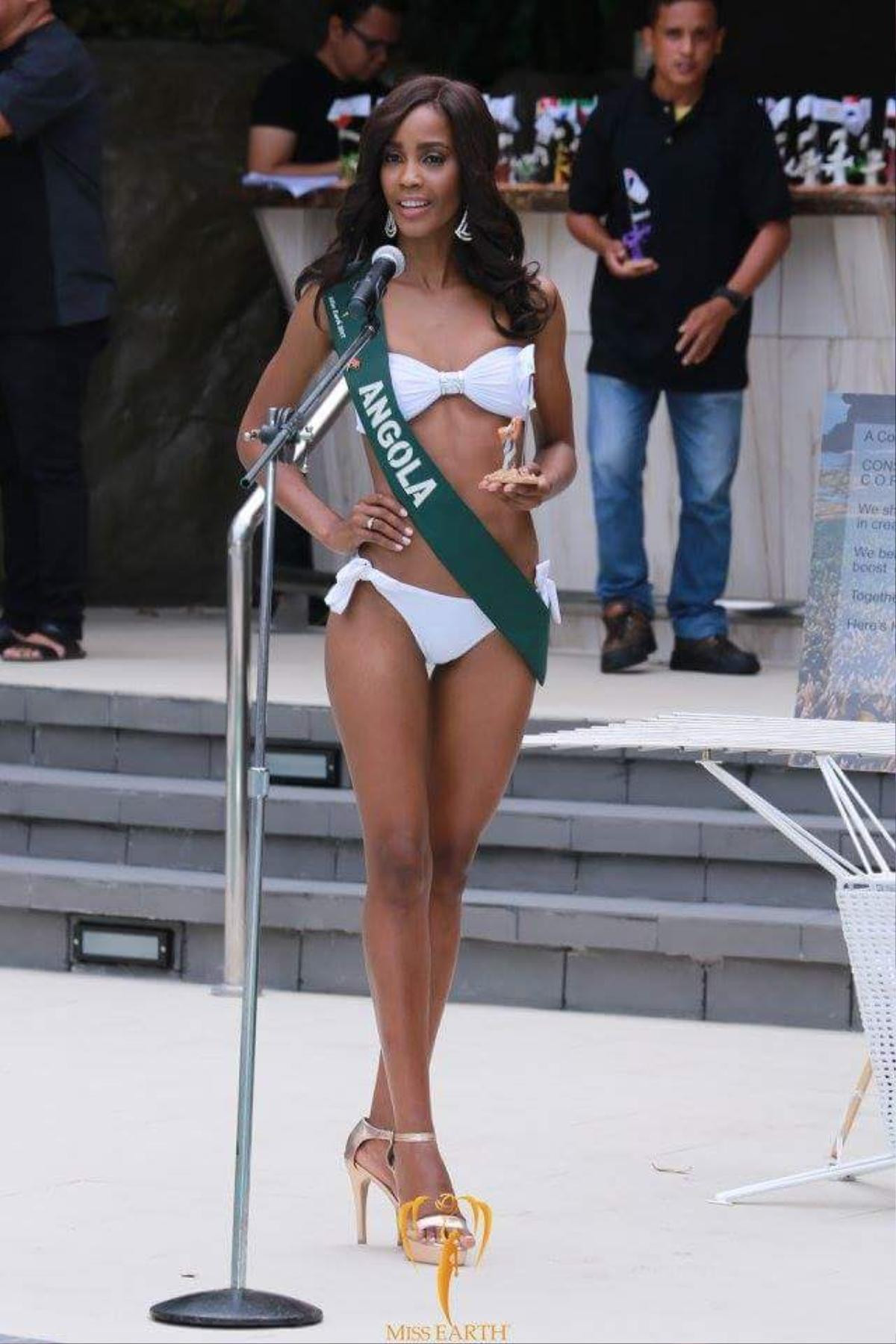 Đối thủ của Hà Thu ở Miss Earth 2017 diện bikini lộ hình thể ngấn mỡ Ảnh 11