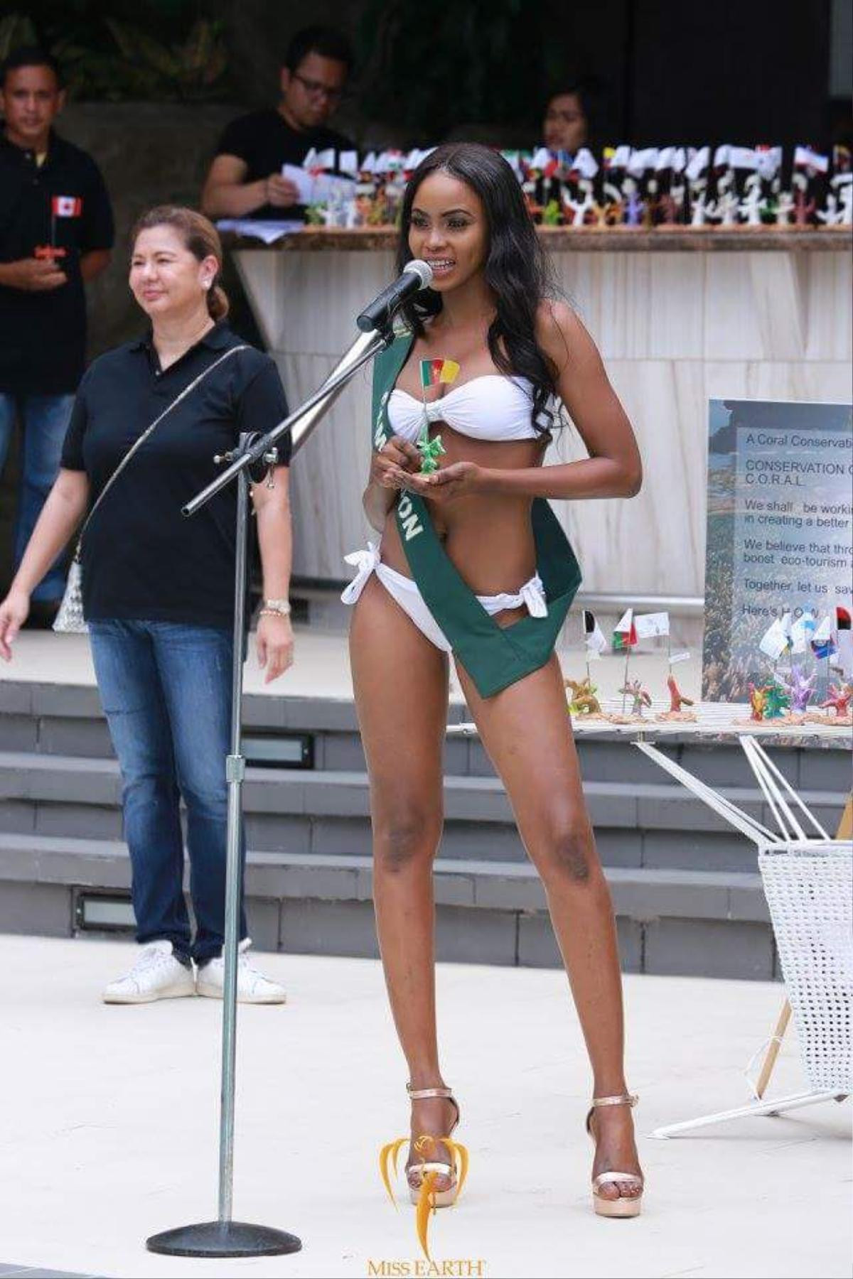 Đối thủ của Hà Thu ở Miss Earth 2017 diện bikini lộ hình thể ngấn mỡ Ảnh 10