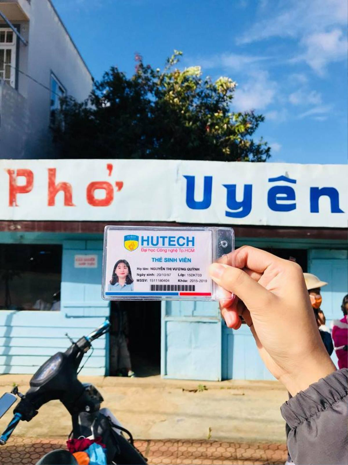 Dân FA phải học ngay cách check in độc đáo của cô nàng 9X này! Ảnh 4