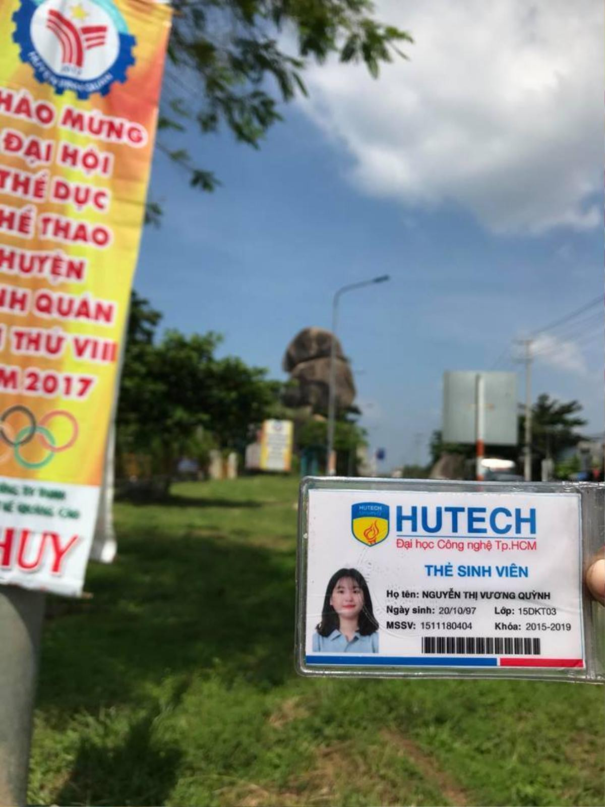 Dân FA phải học ngay cách check in độc đáo của cô nàng 9X này! Ảnh 8