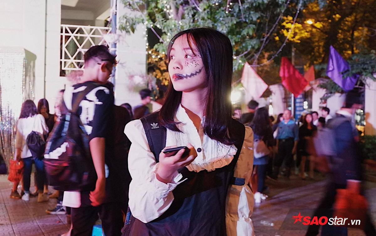 Teen Nguyễn Bỉnh Khiêm hóa trang lạ mắt trong lễ hội Halloween Ảnh 10