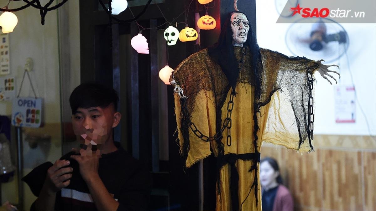 Giới trẻ Hà Nội đã 'quẩy' thế nào vào đêm Halloween tối qua, muốn biết hãy xem ngay chùm ảnh này Ảnh 11