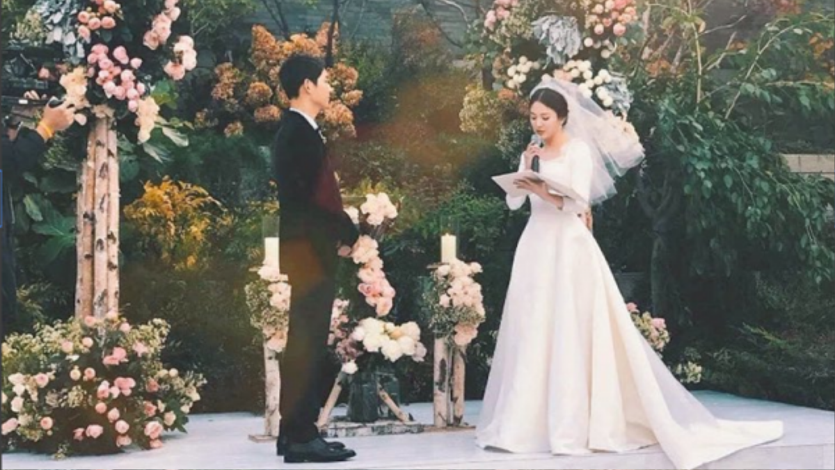 Hậu đám cưới, Song Joong Ki - Song Hye Kyo rời lễ đường bằng siêu xe, quyết không lộ mặt Ảnh 8