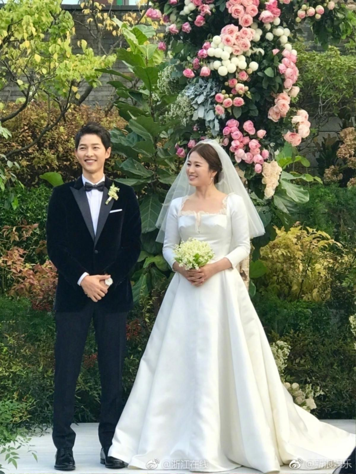 Song Joong Ki - Song Hye Kyo từ chối nhận 300 tỷ đồng để được độc quyền hình ảnh lễ cưới của hãng tin Trung Quốc Ảnh 1