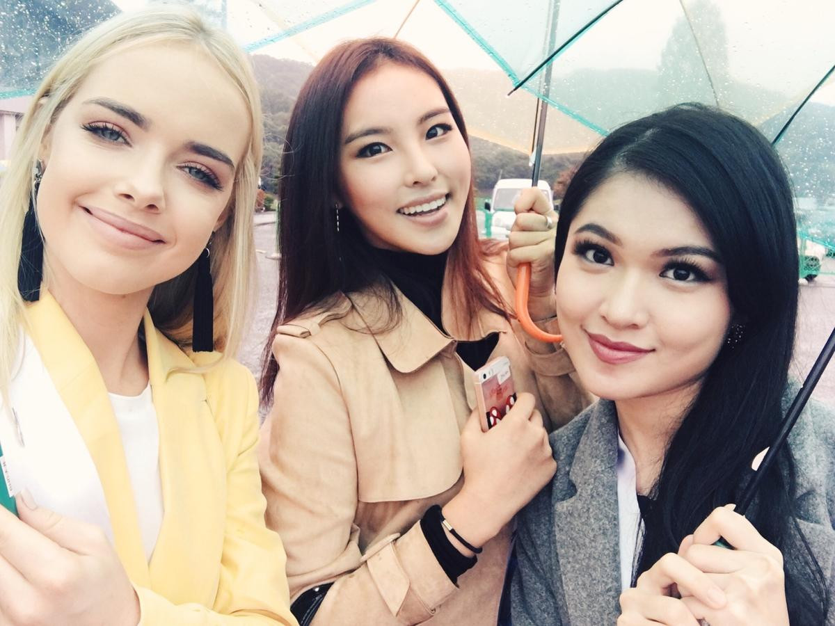 Á hậu Thuỳ Dung khiến fan lo lắng vì bỗng dưng 'mất tích' ở Miss International 2017 Ảnh 14