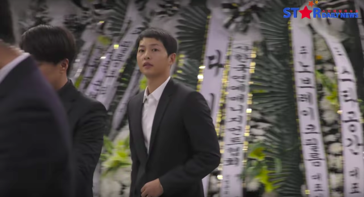 Không phải trăng mật, đây mới là điều đầu tiên tân lang Song Joong Ki làm sau siêu đám cưới Ảnh 2