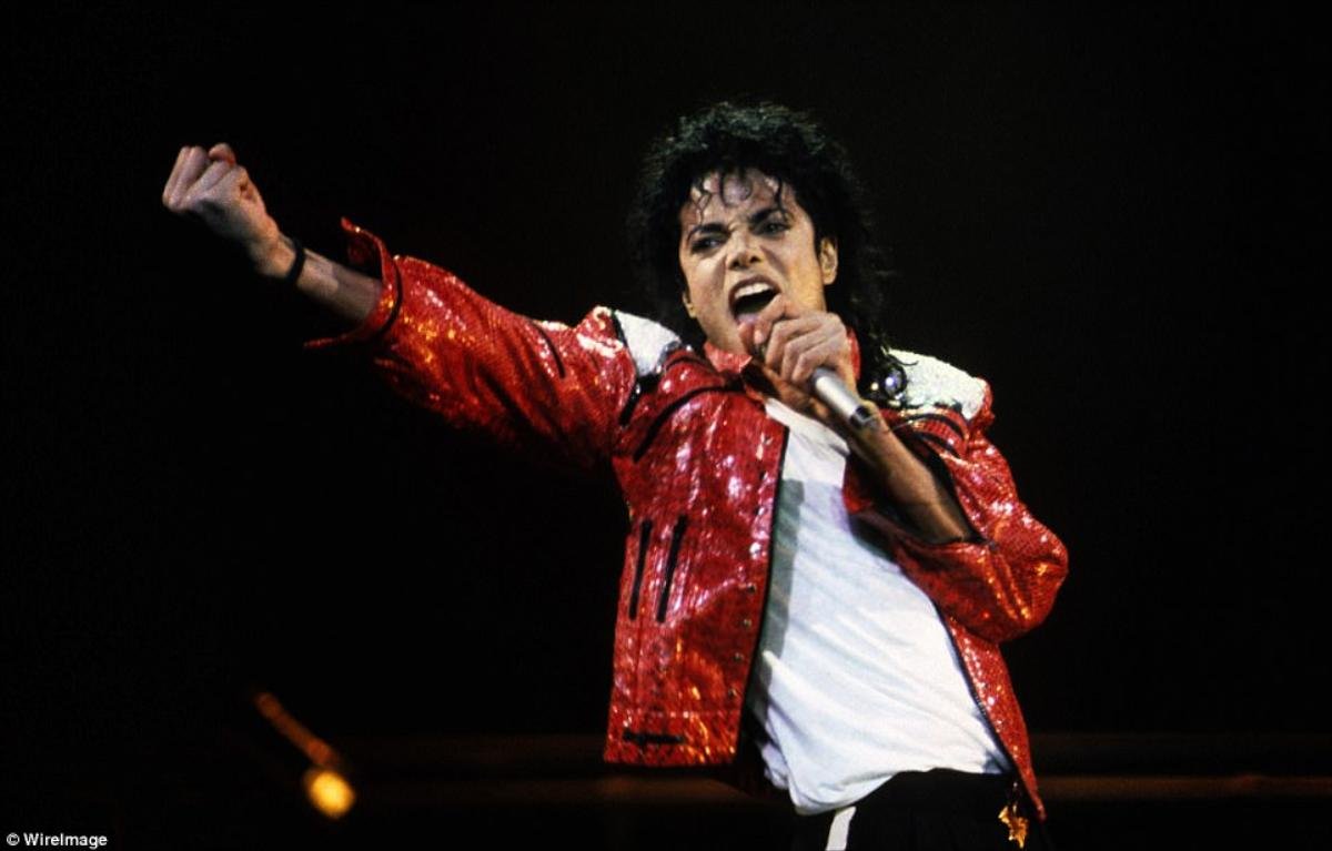 Dù đã qua đời, ông hoàng nhạc Pop Michael Jackson vẫn kiếm được hơn 1.700 tỷ đồng Ảnh 1