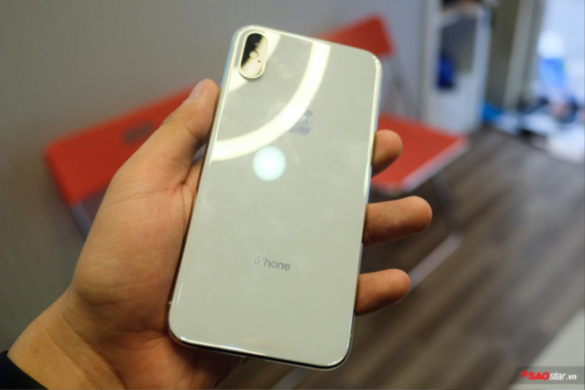 Cận cảnh iPhone X đầu tiên tại Việt Nam: Đẹp tuyệt vời nhưng giá tới 68 triệu đồng Ảnh 14