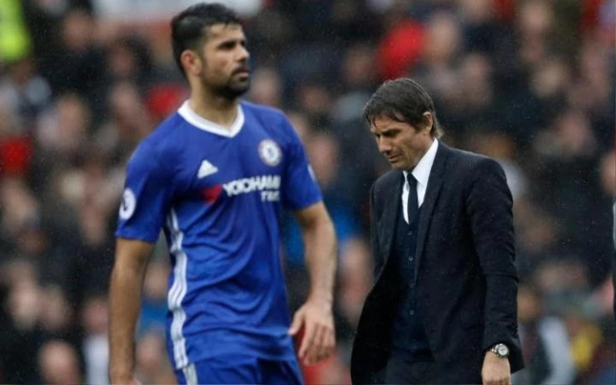 'Chuyện ấy' của các cầu thủ Man Utd và Chelsea: Mourinho dễ dãi, Conte 'thiết quân luật' Ảnh 4