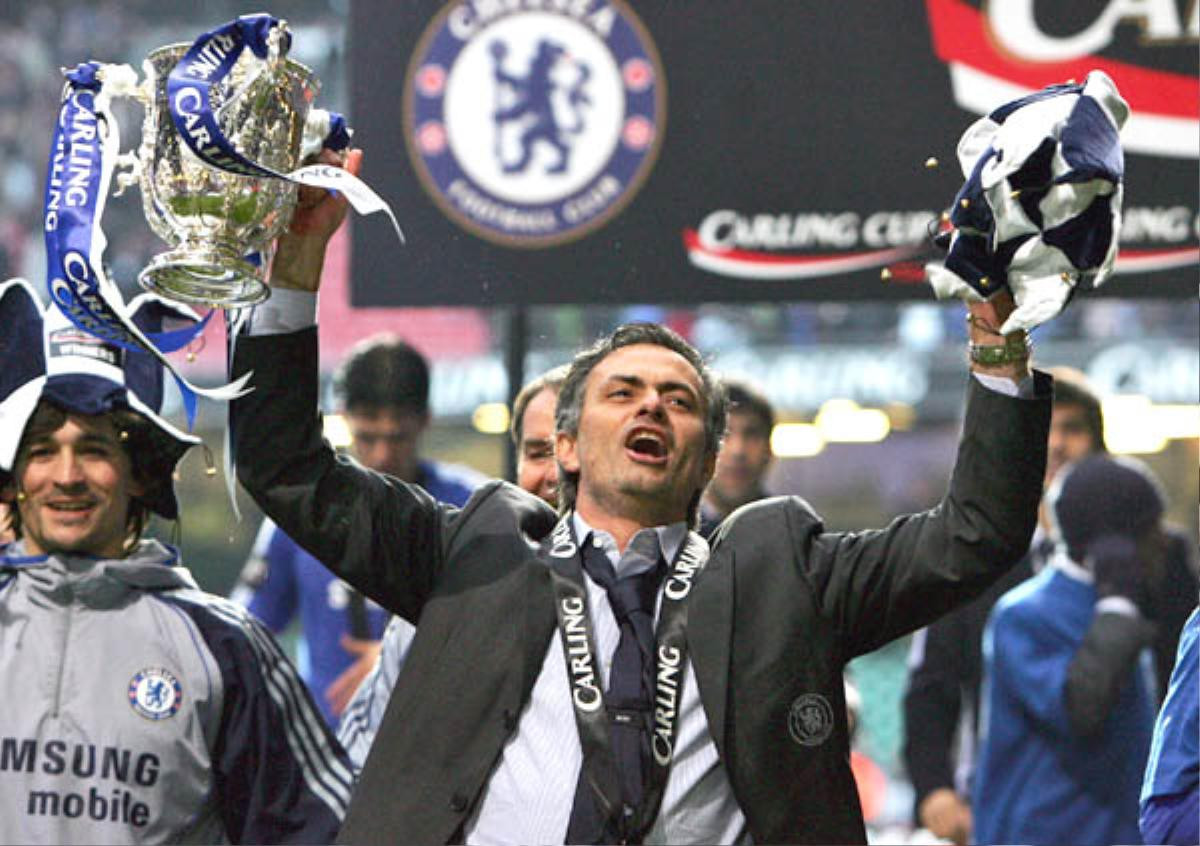 Chuyện tình Mourinho - Chelsea cay đắng như hit 'Sống xa anh chẳng dễ dàng' Ảnh 2