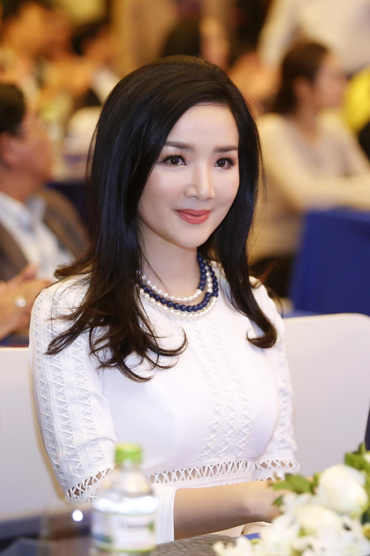 Lần đầu tiên, Hoa hậu Kỳ Duyên và MC Nguyễn Cao Kỳ Duyên cùng đồng hành trong Miss Sea Vietnam Global 2018 Ảnh 5