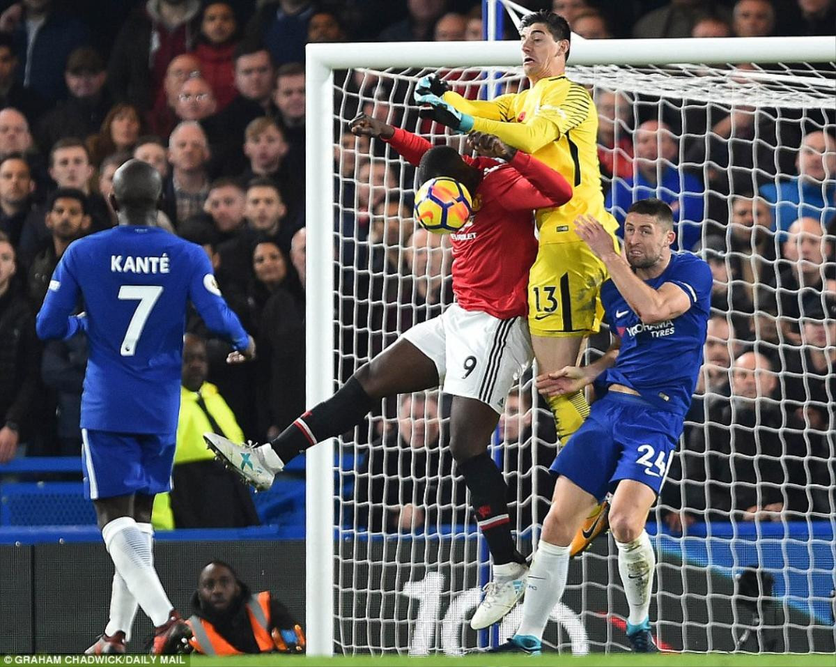 Chelsea 1-0 Manchester United: Mourinho vẫn 'nổ' dù đội nhà thua muối mặt Ảnh 3