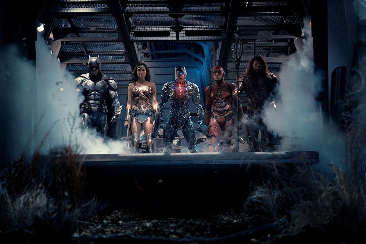 ‘Justice League’ chơi lớn, tung 6 clip cùng lúc và tiết lộ luôn kẻ phản diện Ảnh 2