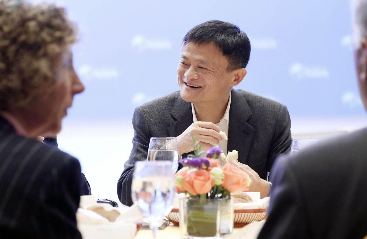 Tỷ phú Jack Ma đã nói những gì với hơn 3.000 sinh viên Hà Nội? Ảnh 6