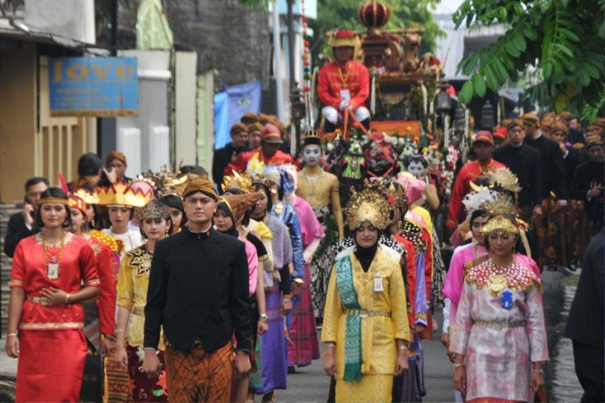 Đám cưới xa hoa của con gái Tổng thống Indonesia: 7.000 khách mời, an ninh dày đặc, xe ngựa chở quan khách Ảnh 9