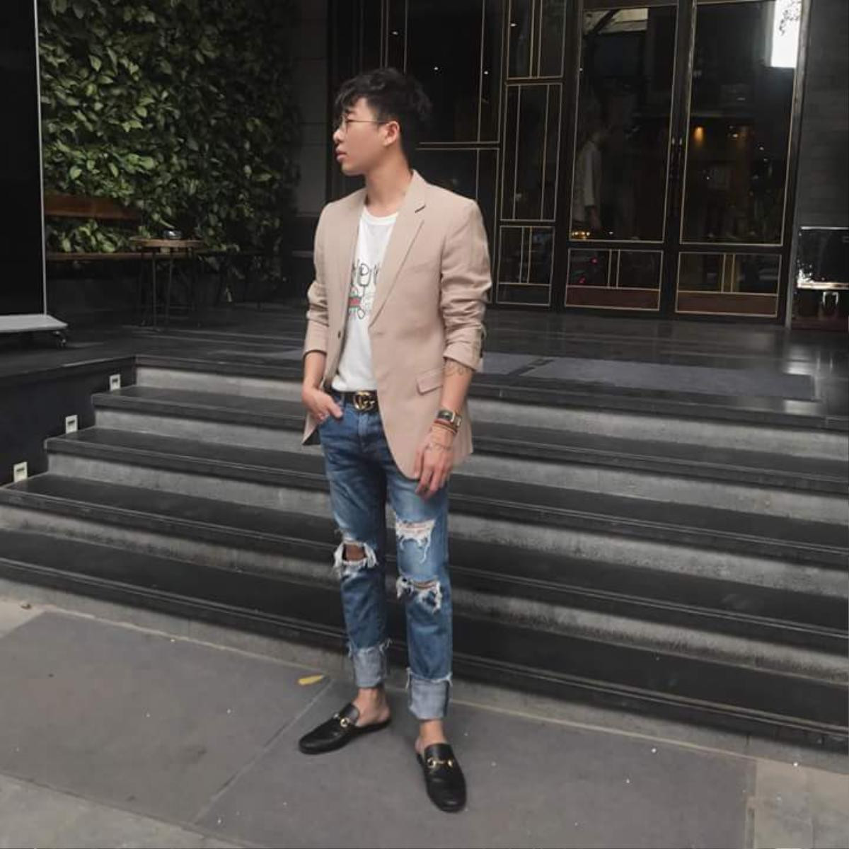 Street style tuần qua: Phạm Hương mặc đơn giản vượt trội dàn sao Việt theo đuổi mốt mũ nồi Ảnh 9