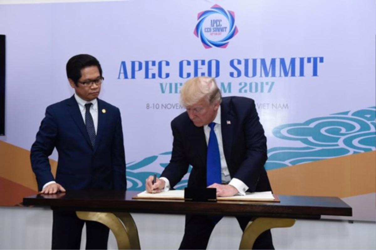 Những khoảnh khắc khó quên từ nghị trường đến đời thường của các nhà lãnh đạo APEC Ảnh 9