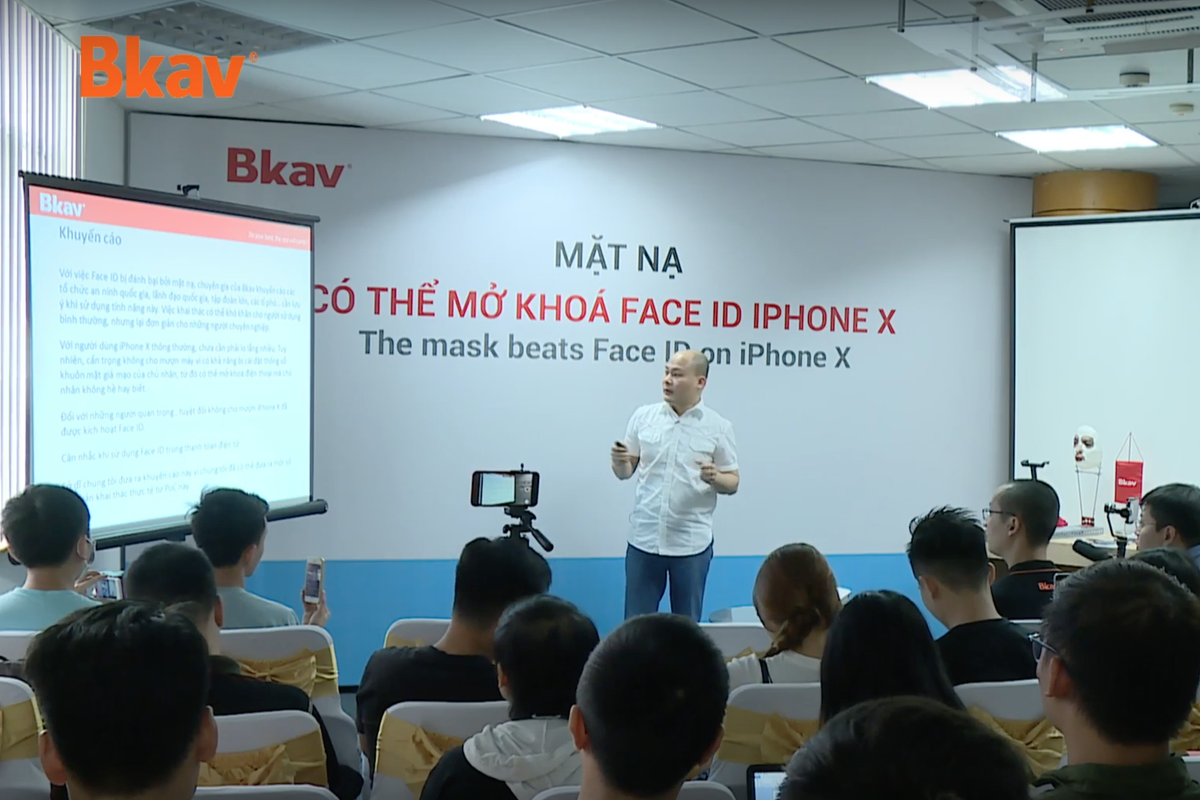 Bkav vừa trình diễn thành công cách 'qua mặt' Face ID trên iPhone X Ảnh 2