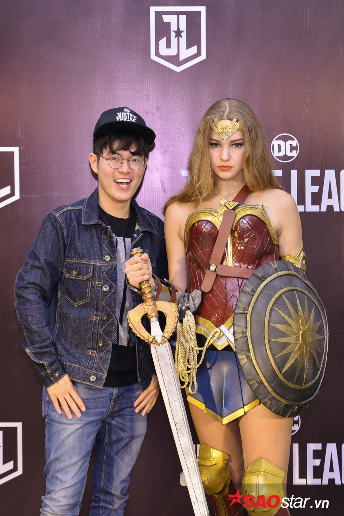 'Bom tấn' siêu anh hùng 'Justice League' khiến dàn sao Việt bị cuốn hút đến không chớp mắt Ảnh 7