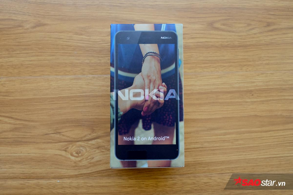 Mở hộp Nokia 2 vừa lên kệ tại Việt Nam: Thiết kế nhỏ gọn, dung lượng pin 'khủng' Ảnh 1