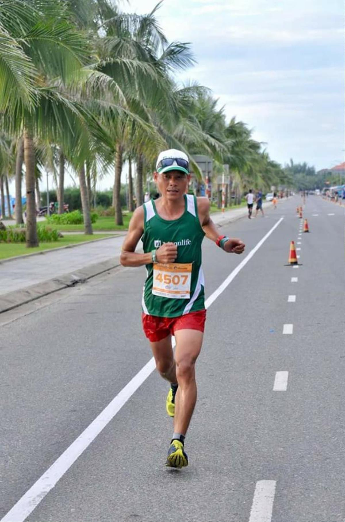 'Kiên running' hoàn tất hành trình chạy bộ 1.868 km từ Hà Nội vào Sài Gòn Ảnh 1