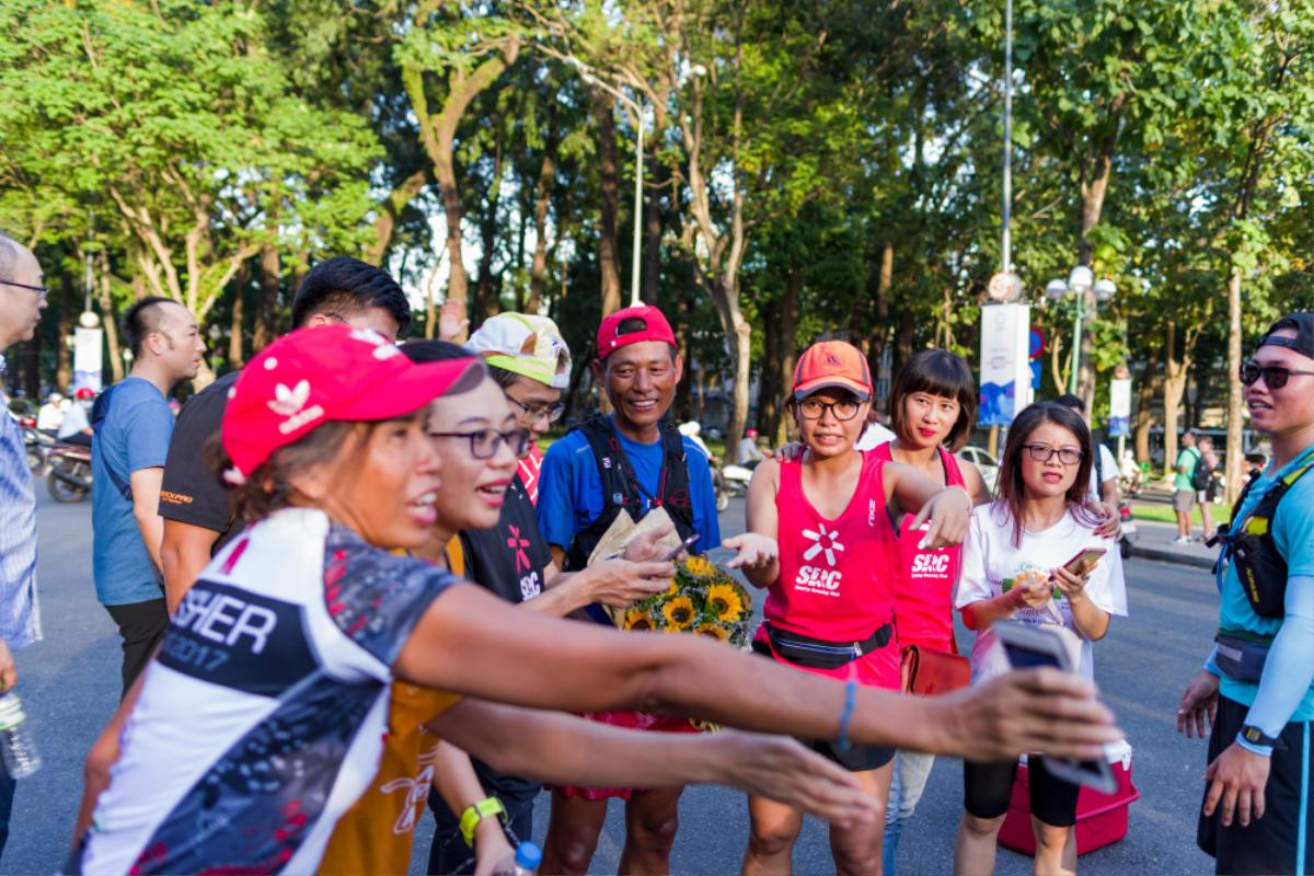 'Kiên running' hoàn tất hành trình chạy bộ 1.868 km từ Hà Nội vào Sài Gòn Ảnh 12