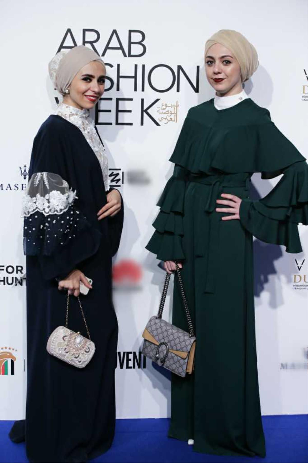 Minh Hằng đeo kim cương 20 tỷ đồng đẹp 'bất phân thắng bại' trên thảm đỏ Arab Fashion Week Ảnh 7