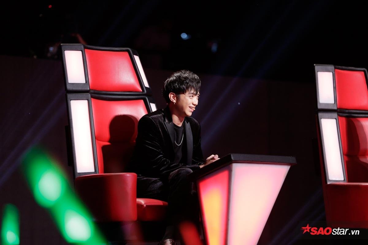 Hương Tràm phá lệ The Voice Kids, vừa hát vừa nhảy 'cực sung' mở màn cùng Như Ngọc Ảnh 4