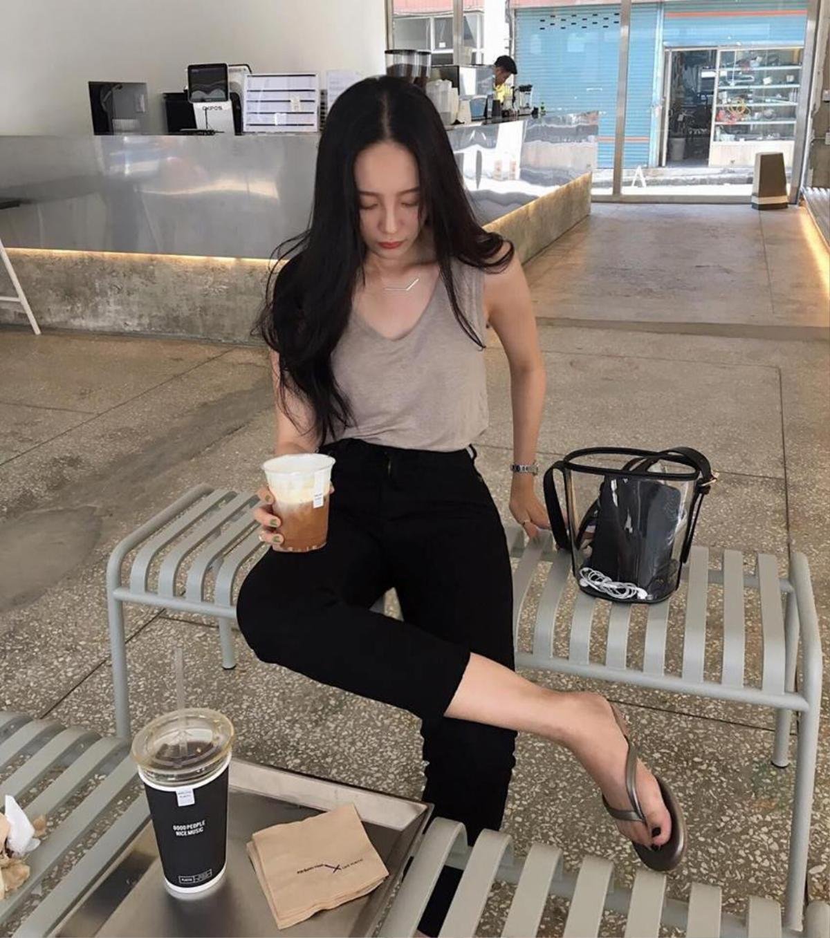 Cô gái Hàn gây chú ý trên Instagram vì quá giống Krystal (fx) Ảnh 14