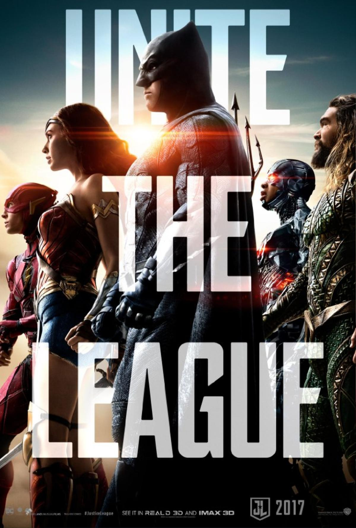 Fan phẫn nộ khi rạp Trung Quốc trưng poster 'chế' Justice League hạ gục biệt đội nhà Marvel Ảnh 1