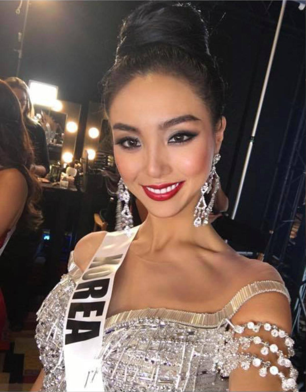 Hoa hậu Hàn Quốc diện thiết kế của Chung Thanh Phong trình diễn ở Bán kết Miss Universe 2017 Ảnh 3