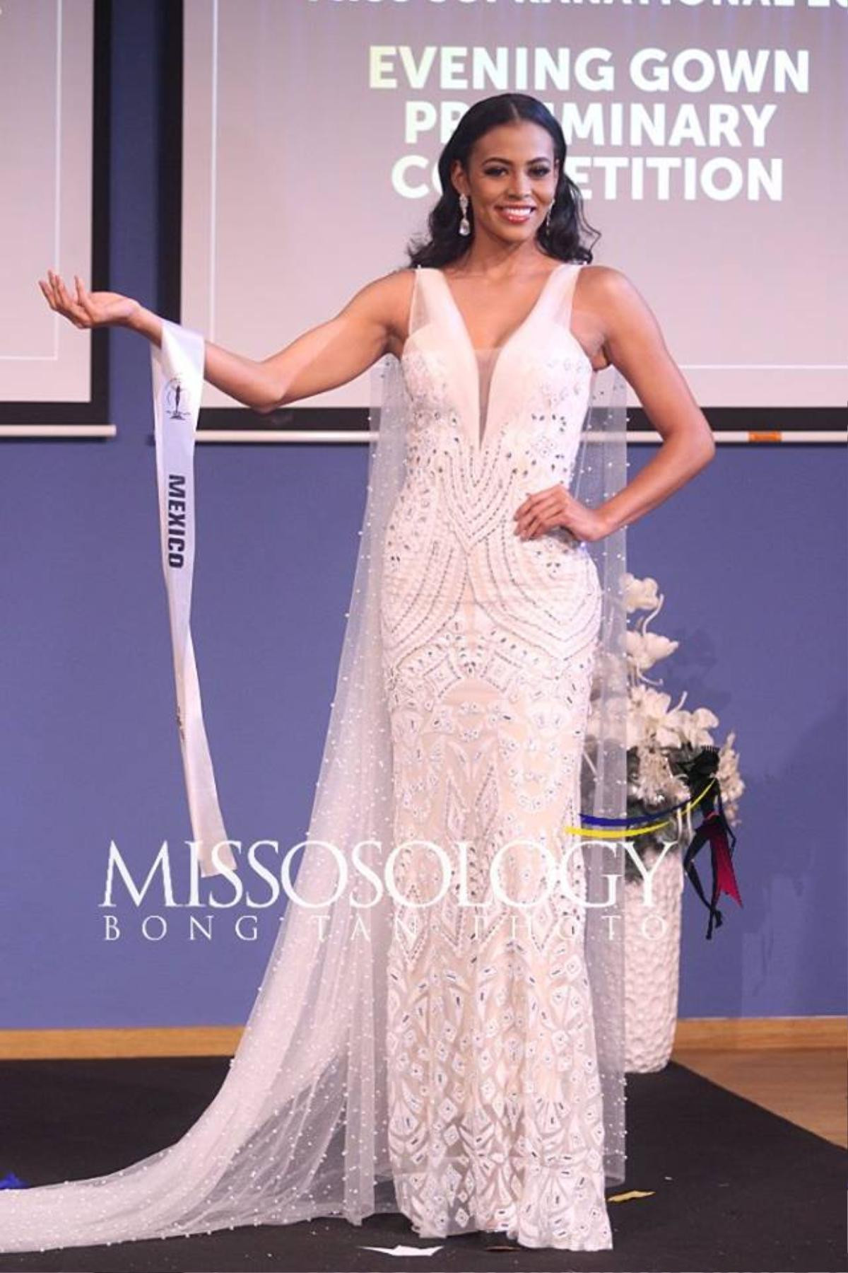 Miss Supranational 2017: Loạt ứng viên tiềm năng khoe sắc rực rỡ với đầm dạ hội, Việt Nam bất ngờ bỏ ghế trống Ảnh 4