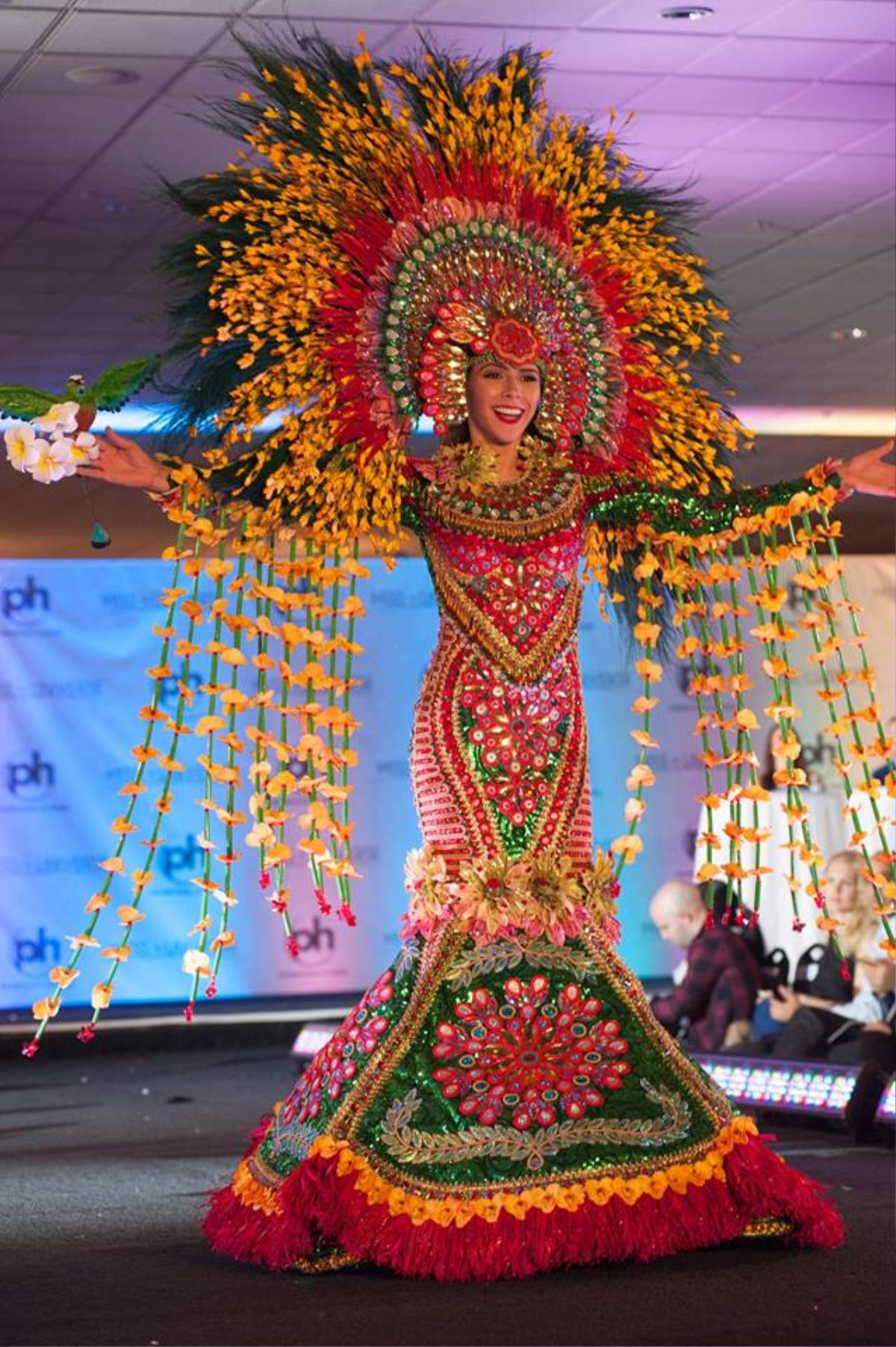 Trước thềm chung kết Miss Universe, đây là 15 Quốc phục lọt dự đoán tranh giải 'Best National Costume' Ảnh 4