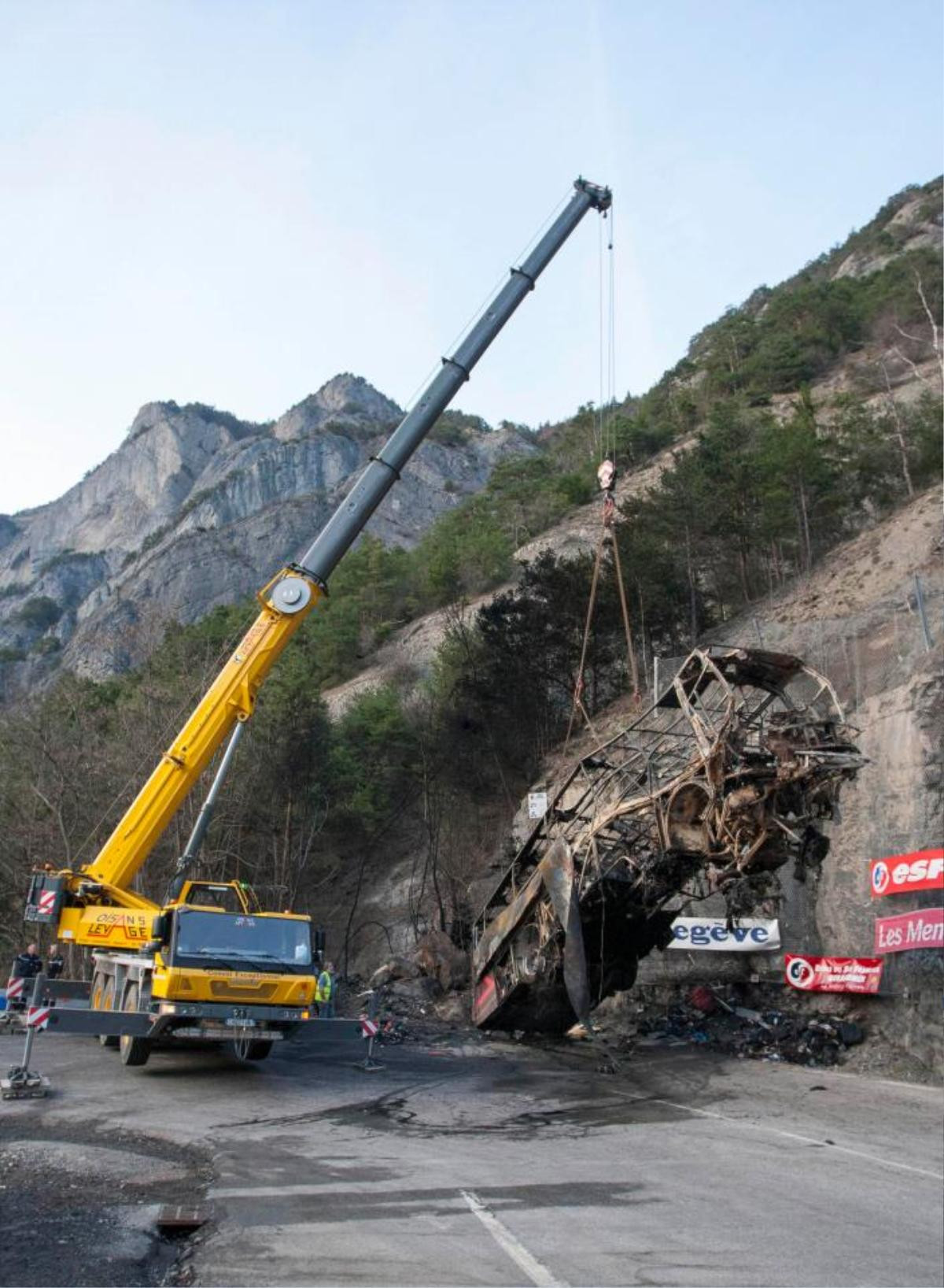 Đang lao dốc thì gặp sự cố, tài xế chấp nhận thiệt mạng để cứu sống hành khách Ảnh 4