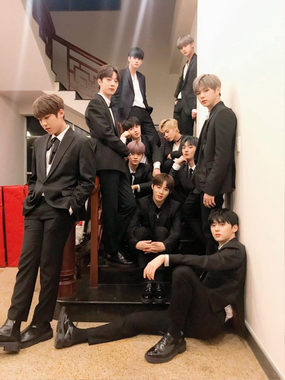 Đoạt cúp MAMA 2017, Wanna One nhắn nhủ: 'Tụi mình nhận thay cho Wannable thôi đó nha' Ảnh 1