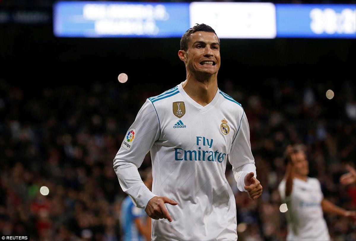 Ronaldo giải hạn đúng lúc giúp Real thắng nghẹt thở trên sân nhà Ảnh 8