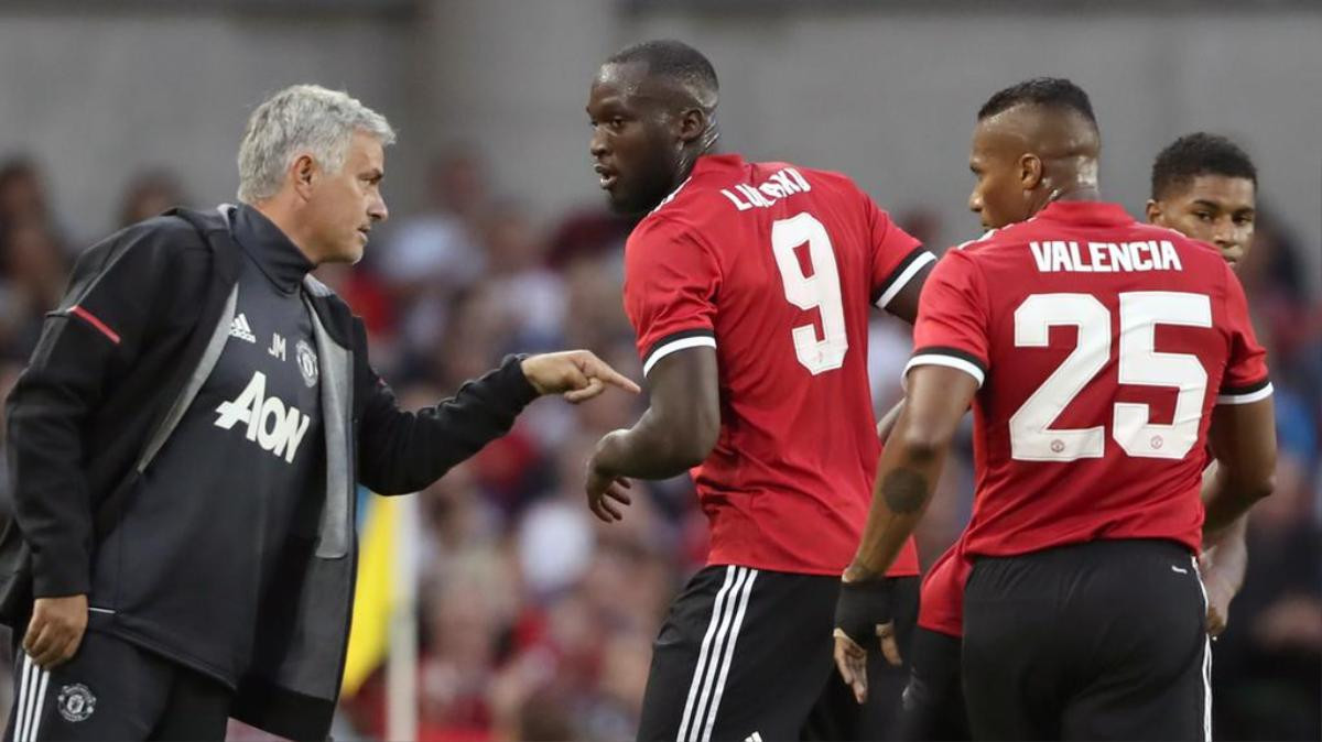 Sử dụng Lukaku - sự hèn nhát của HLV Mourinho Ảnh 2