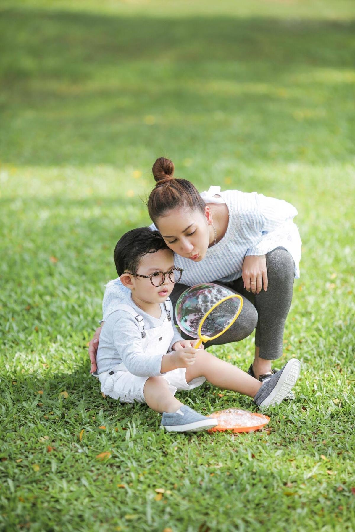 Vợ chồng Khánh Thi - Phan Hiển 'khoe' cuộc sống viên mãn khiến nhiều người ganh tỵ Ảnh 5