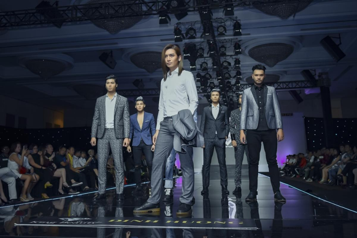 BB Trần để tóc dài, diện vest nam tính đúng chuẩn 'soái ca' trên sàn diễn catwalk Ảnh 4