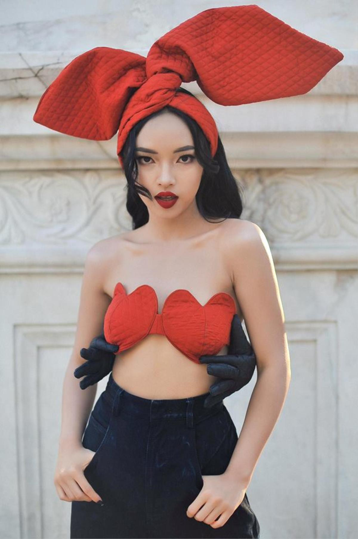 Áo crop-top sát chân ngực sexy vẫn là item được mỹ nhân VBiz… mãi yêu! Ảnh 12