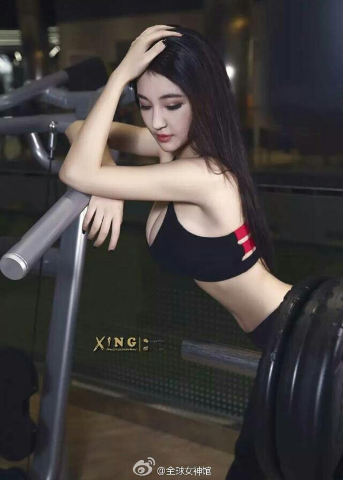 Cặp đôi 'siêu vòng 1' xứ Trung quá nóng bỏng khi tập gym Ảnh 8