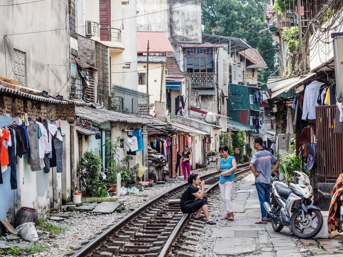 Cuộc sống yên bình và tôn trọng những giá trị đạo đức của người Việt khiến người Mỹ phải ngưỡng mộ.