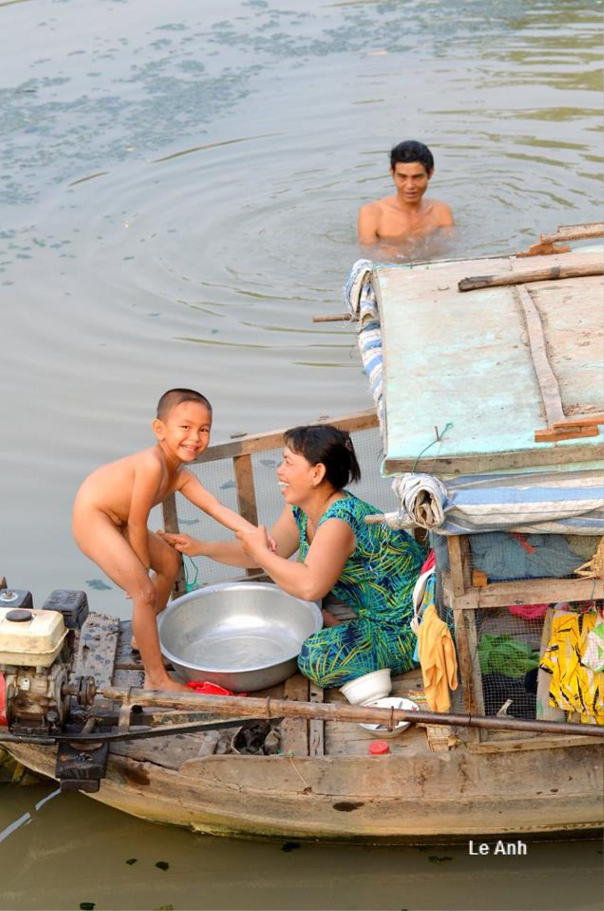 Cuộc sống của người miền Tây trong mùa nước nổi qua góc ảnh của một thầy giáo Ảnh 12