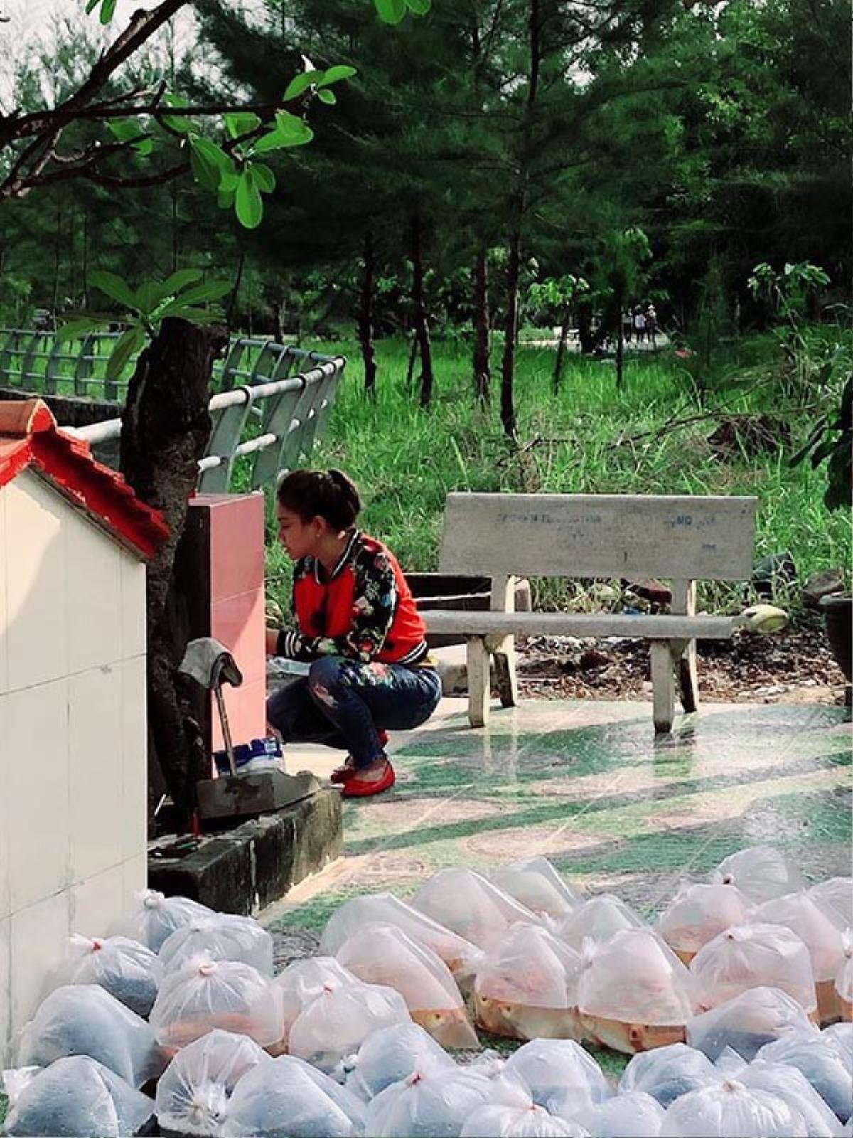 Lê Giang đi chùa cầu an sau ồn ào tố Duy Phương bạo hành trên sóng truyền hình Ảnh 3