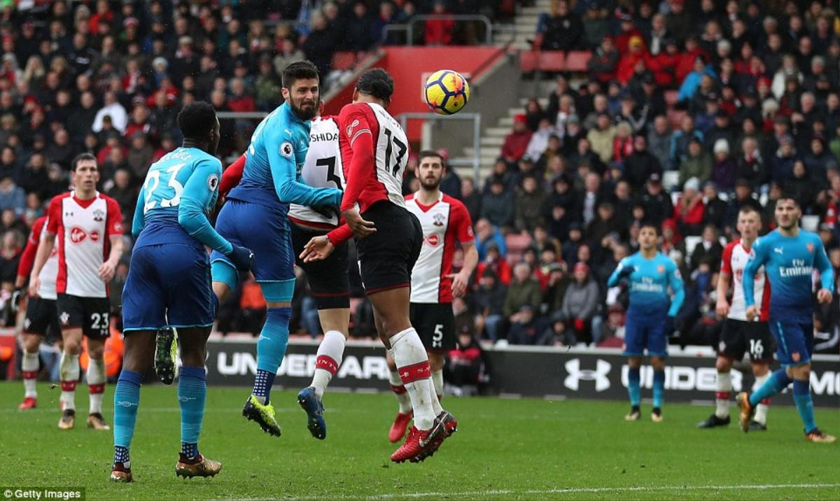 ‘Siêu dự bị’ Giroud giúp Arsenal thoát thua phút 88 Ảnh 2