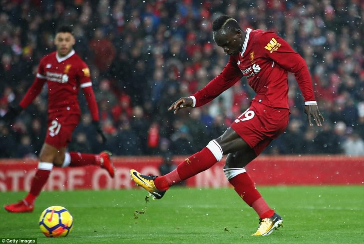 Liverpool mất điểm trên sân nhà vì bàn thắng của Rooney Ảnh 4