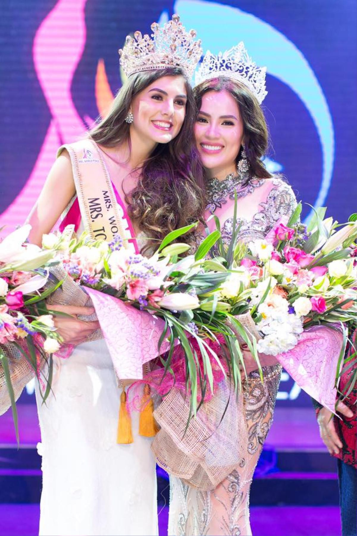 Bỏ thi rồi trở lại, Á hậu Phương Lê đăng quang Mrs World Peace 2017 Ảnh 6